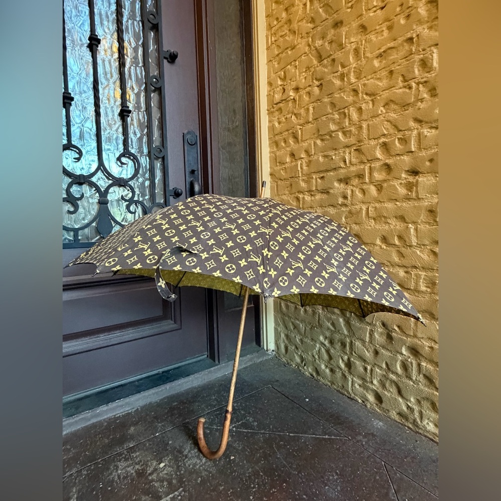 Louis Vuitton Vintage Monogram Umbrella 🌂
